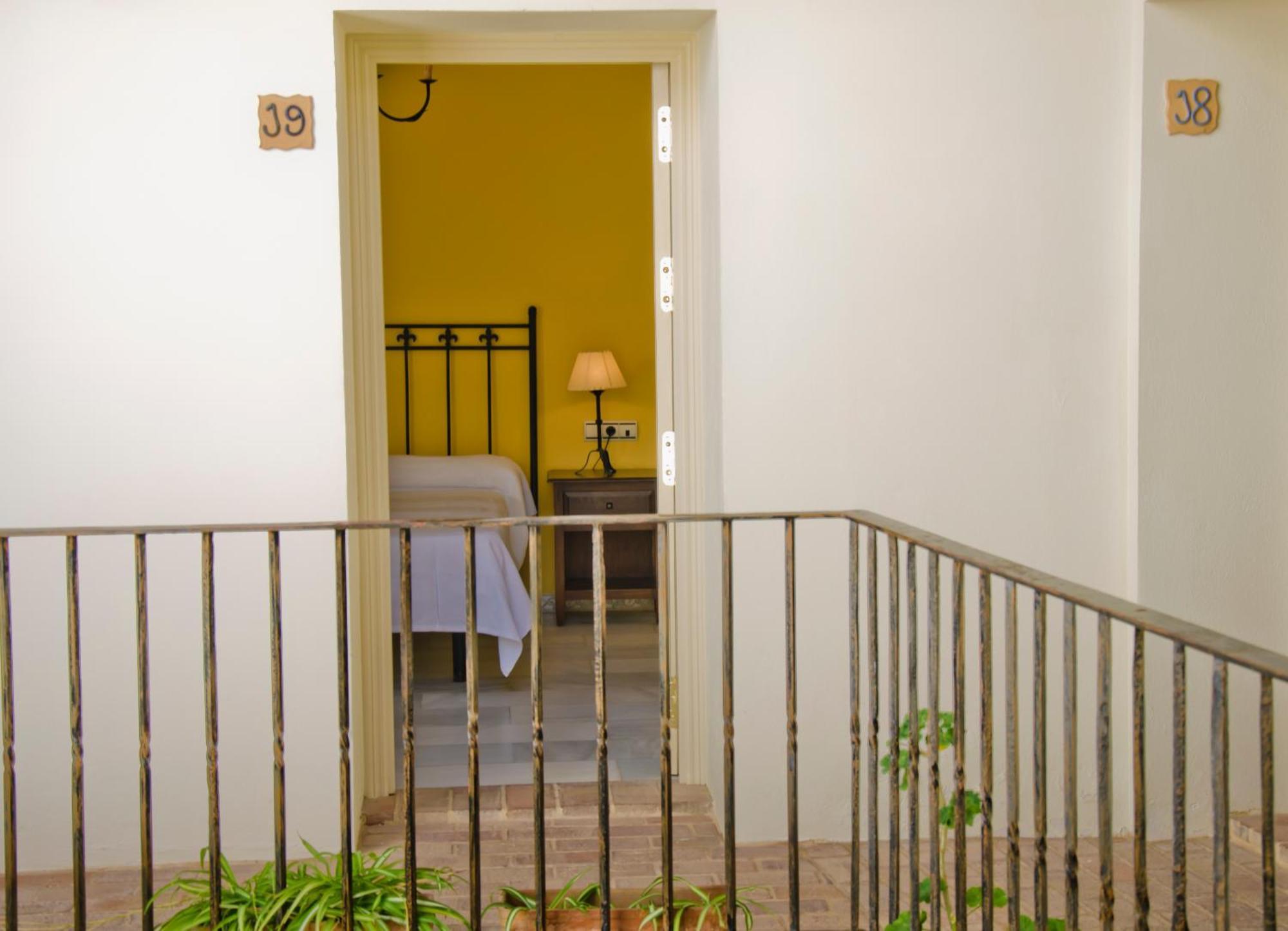 Hostal Sixto Рота Экстерьер фото